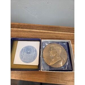 New 1961 John F. Kennedy Bronze Inauguration Medal Vintage Collectible History